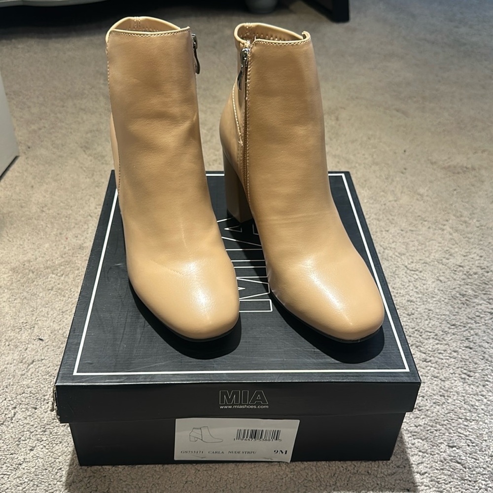 New in box Mia Carla boots - color Nude.  Size 9